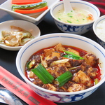 【陳麻婆豆腐がこだわる5つの秘密・４】豆板醤（熟成された最高級豆板醤と赤色が美しい豆板醤を使用