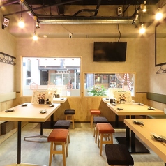 ≪中型宴会向け／22名様まで◎≫広々とした開放的な店内は大人数での宴会にもオススメ！【焼鳥/焼き鳥/居酒屋/餃子/焼売/飲み放題/肉/女子会/天文館/大衆酒場/サク飲み/昼飲み/ハイボール】