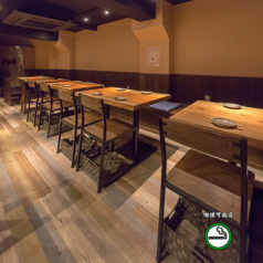 炭火焼鳥まこ家なんば3号店の雰囲気1