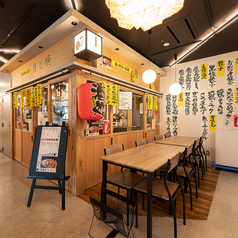 お仲間やご家族でのご会食用にテーブル席をご用意しております。鹿児島市/鹿児島中央駅/鹿児島中央駅付近/屋台村/居酒屋/ランチ/テイクアウト/海鮮/女子会/おでん/飲み放題
