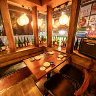 落ち着いた雰囲気で寛げるテーブル席