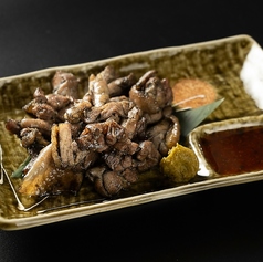 【名物！！赤居焼】炭で炙り黒焼きに…！《純けい・もも・せせりなど》の写真