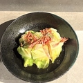 料理メニュー写真&nbsp;キャベツと生ハムの出汁サラダ