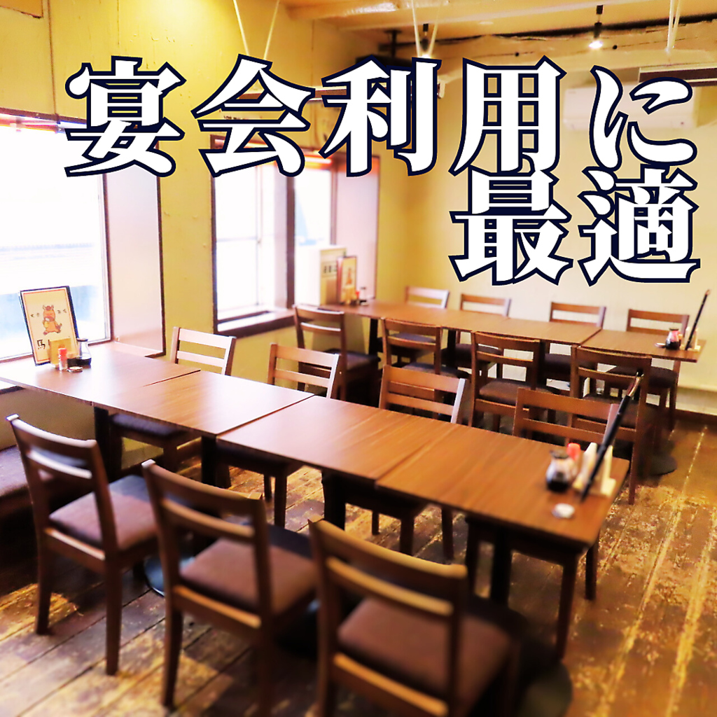 テーブル席は人数に合わせてカスタム可能！飲み放題付は桜なべ、ジンギスカン等4000円から。