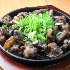 知覧鶏のもも焼き鉄板(大 300g蘭王乗せ)