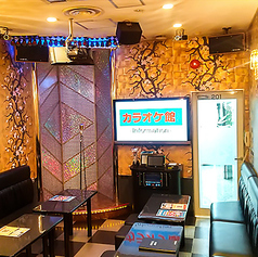 パーティールームは、大人数でのご利用可能なタイプのお部屋です。ステージ付のルームから、開放感あふれる窓際のルームまで、カラオケ以外の多用途にご利用いただけます。詳細は各店舗にお問い合せ下さい。