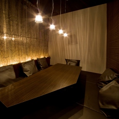 カワイイ照明がオシャレな個室は合コンに人気！自宅みたいにくつろげちゃうほっこり空間です。