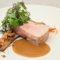 旬を最大限に引き出す。シェフが料理で感動を表現します