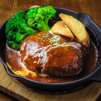 夜はレストランメニューに大変身！夜CAFEメニューも♪