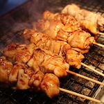 沖縄料理は当店の自慢！アグー豚・やんばる鶏の串焼きや沖縄県産海ぶどうなど沖縄の味をご堪能下さい