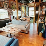 2階席は8名様より貸切OK！仲間や家族と、周囲を気にせずアットホームな時間をお過ごしいただけます。