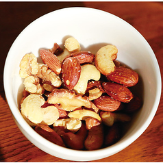 トリョフ香る燻製ミックスナッツ