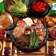 韓国人シェフが丁寧に焼き上げるサムギョプサルは必食！