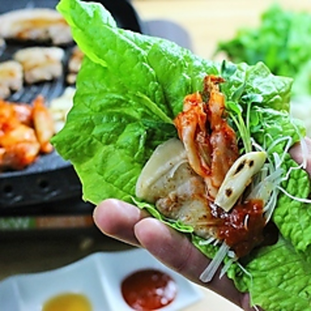 サムギョプサルやプルコギ鉄板焼きは特に人気が高いので、事前に約をすることをお勧めいたします◎