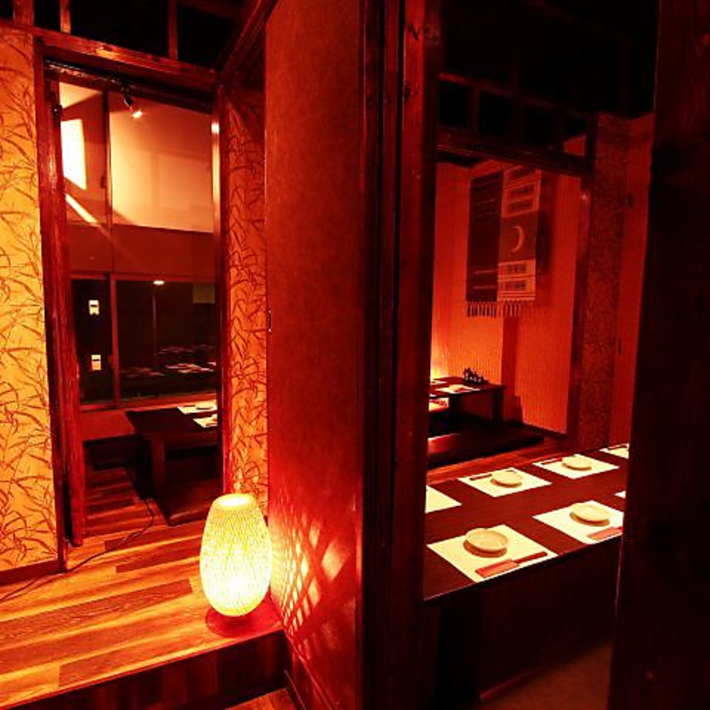 デートや記念日にも最適！全席扉つきの完全個室でゆったりとお過ごしください。