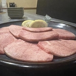 当店自慢のお肉を豊富に取り揃え、食欲そそるメニュー多数☆