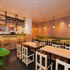 泡盛は『美ら島(ちゅらしま)』『黒真珠』、オリジナル泡盛など10種類以上取り揃えました!中でも当店オリジナル泡盛『なんくるないさー』は華やかな甘みのある香りとサラリとした味わいで泡盛ビギナーでも飲みやすく仕上げております♪