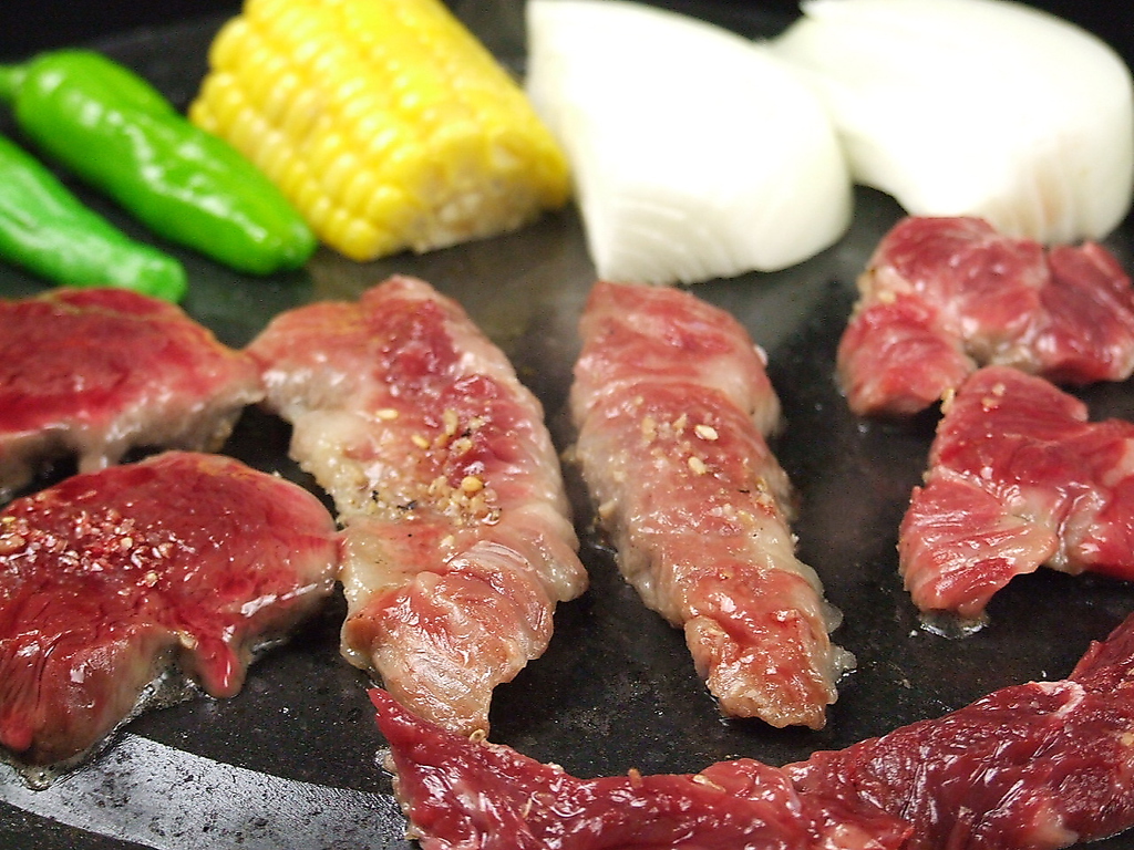 【馬焼肉五種盛合せ2980円】期間限定特別メニュー！馬肉は高たんぱく低カロリーの健康食！