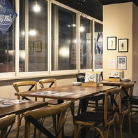 テーブル席・カウンター席・最大14名迄の個室も完備！