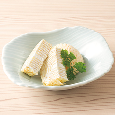 北海道産クリームのミルクレープとバニラアイス