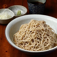 国産素材で仕上げる香り豊かな当店自家製蕎麦
