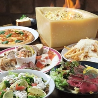 名物炎えるカルボナーラやステーキ