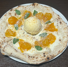 マンゴーとリコッタクリームピッツァ