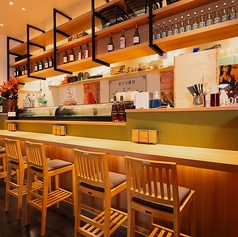 カウンター席のご用意もございますので、お1人様でもお気軽にご来店ください◎お昼も夜も、沖縄そばやゴーヤチャンプルーの定食メニューをご用意いたしております♪