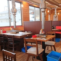 お席に排煙ダクト完備！ニオイを気にせず食事可能◎