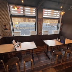 最大14名様でご利用頂けるテーブルタイプのお席です