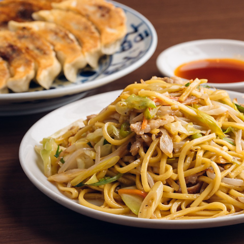 餃子菜館 勝ちゃんは、地元で長く愛される餃子、塩焼きそばが名物の中華の名店。