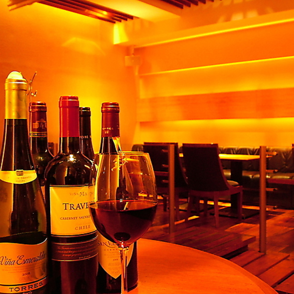 ワインは白赤はもちろんロゼもございます！フルーティなものから濃厚なものまでお好みでチョイスを！