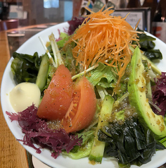 アボカド入り毎日食べてサラダ三昧！　