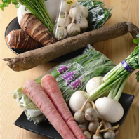 地元の旬菜を味わう。