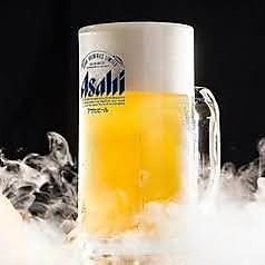 生ビール（アサヒスーパードライ）冷やすほどにキレ冴える、辛口<生>