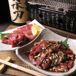 当店自慢の炭焼きは香ばしさが魅力！特製のタレで味付けされた各部位の肉の旨味をご堪能いただけます