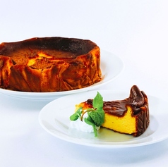 【焦がしが生むコク】濃厚バスクチーズケーキ
