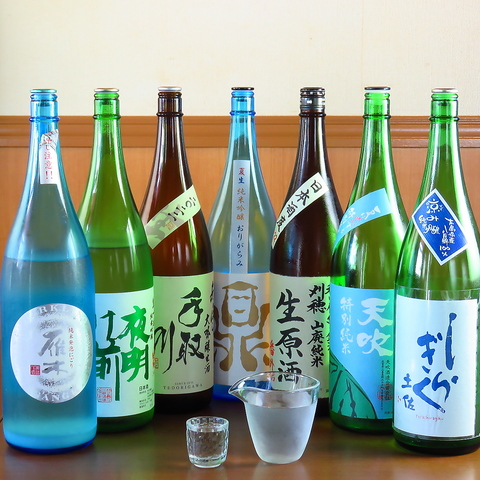 日本酒はショーケースの中から出し放題飲み放題でお好きなだけ楽しめます