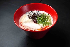 とんこつラーメン(赤)