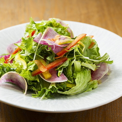 県産リーフの緑彩サラダかぼすドレッシングで