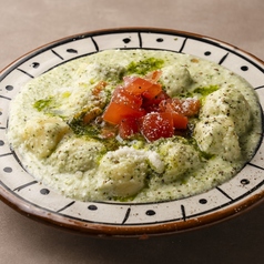 イタリア座モッツァレラとジェノベーゼニョッキ