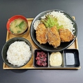 料理メニュー写真 大きなから揚げ３個弁当　選べるトッピングソース付（テイクアウトは、味噌汁別売りです。）