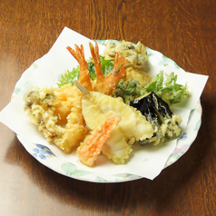 揚げたてサクサク！贅沢な天ぷら定食で至福のひとときを