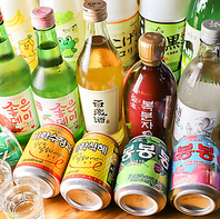 チャミスルやマッコリ、韓国屋台風の缶ジュースも◎