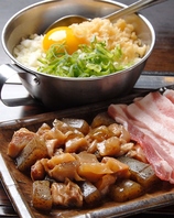 当店不動の人気No1メニュー！すじ豚玉が美味しいです