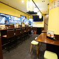 カウンター席ございます。