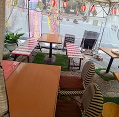 喫煙席がご用意できます。≪我楽多 no SOTO≫12名で喫煙可能席です。