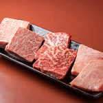 当店は、贅沢なA5ブランド牛をふんだんに使用しており、その美味しさを心ゆくまでお楽しみください。