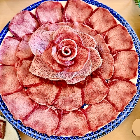 こだわり野菜と牛タンに捧げた創作料理をこだわりの器で心ゆくまでご堪能ください◎