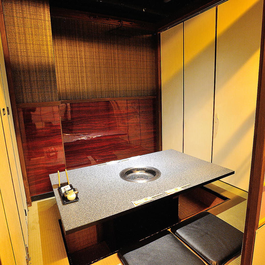 1F席も個室がいっぱい！　6名×3つ（12名、18～20名宴会もOK！）や16～17名個室もあります！！